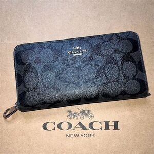 COACH Phone Wallet Signature Canvas Zip-Around Authentic READ DESCRIPTION